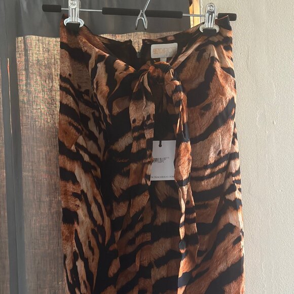 Beach Riot x REVOLVE Suki Maxi Midi Tie Front Slit Skirt in Tiger Animal Print - Picture 10 of 10